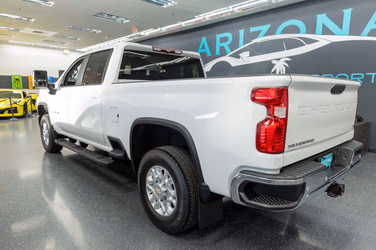 2024 Chevrolet Silverado 3500HD LT Crew Cab Image 9