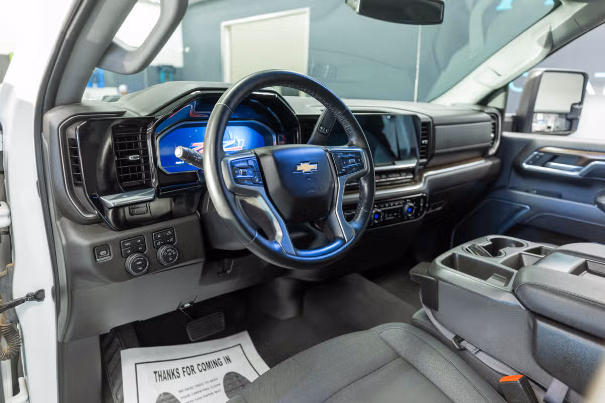2024 Chevrolet Silverado 3500HD LT Crew Cab Image 10