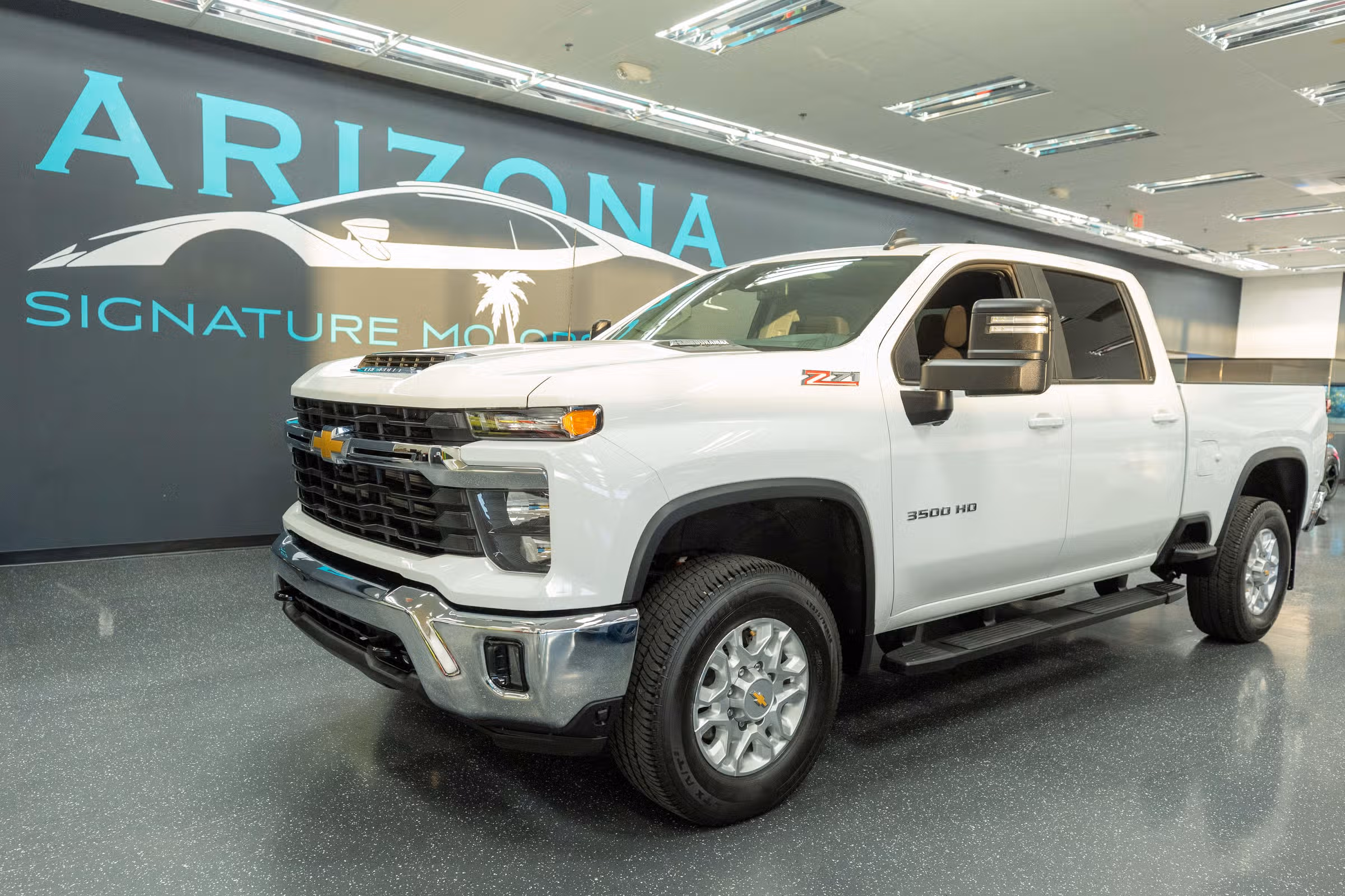 2024 Chevrolet Silverado 3500HD LT Crew Cab Image 1