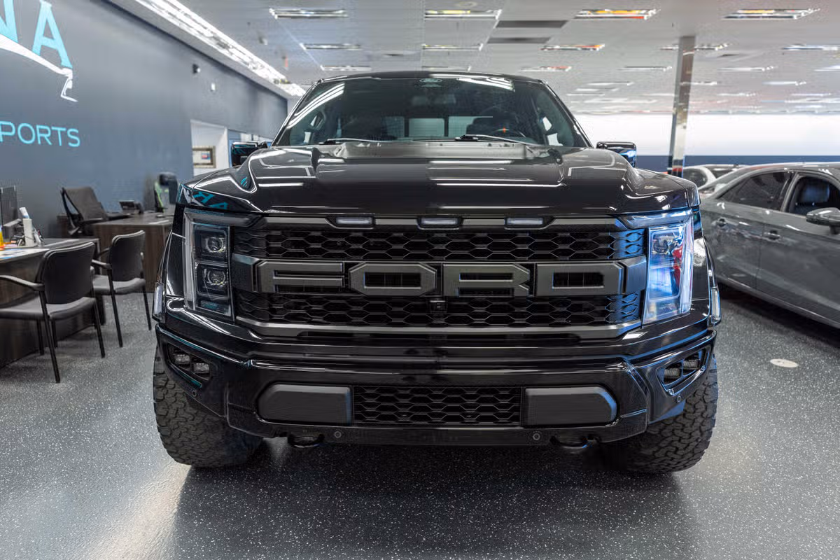 2021 Ford F-150 Raptor SuperCrew Image 2