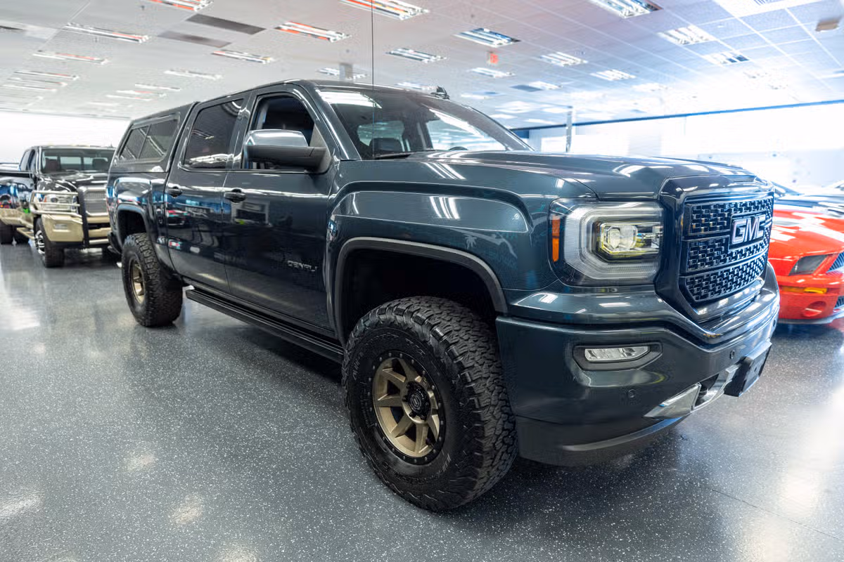 2018 GMC Sierra 1500 Denali Crew Cab Image 4