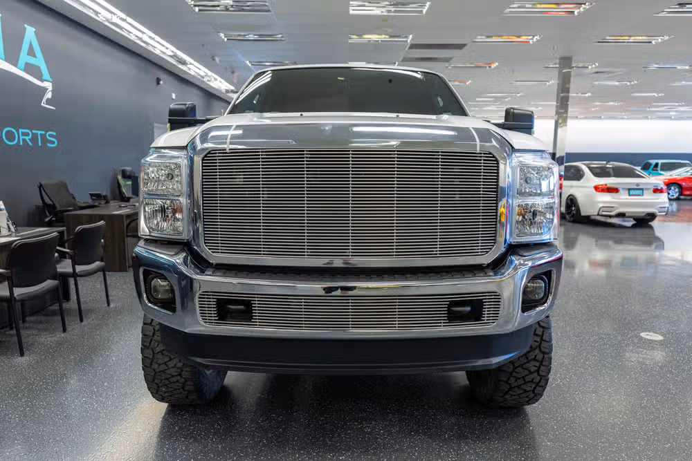 2011 Ford F-250 Super Duty XLT Crew Cab Image 2