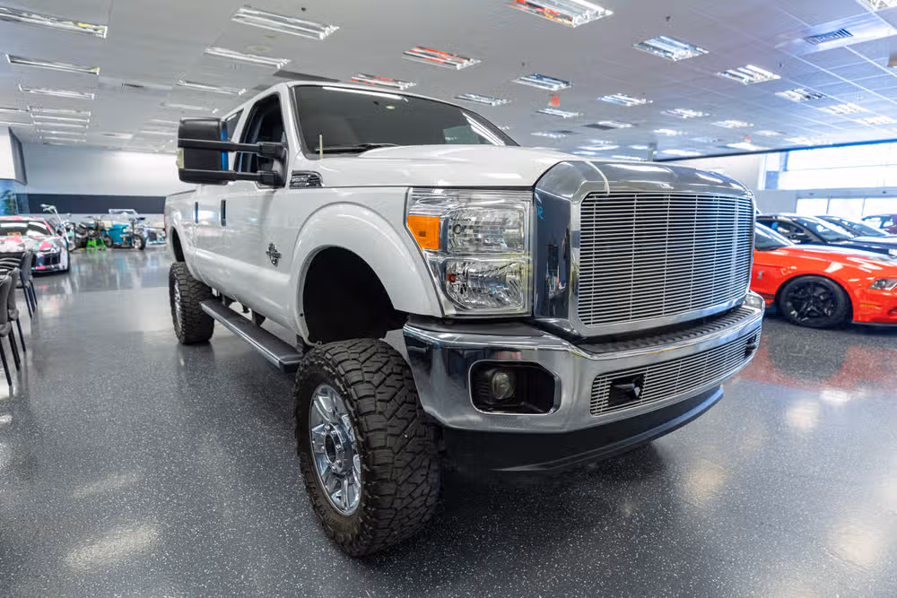 2011 Ford F-250 Super Duty XLT Crew Cab Image 3