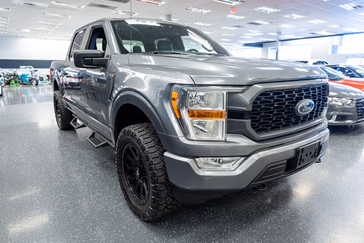 2021 Ford F-150 XL SuperCrew Image 3
