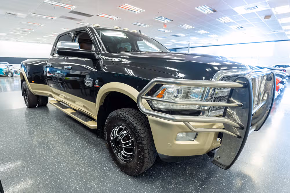 2016 Ram 3500 Laramie Longhorn Crew Cab Image 4