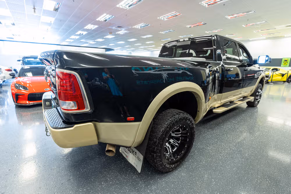 2016 Ram 3500 Laramie Longhorn Crew Cab Image 5