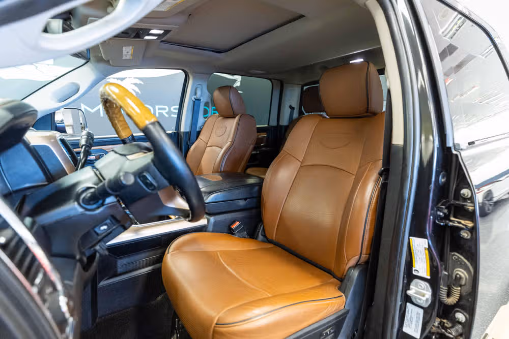 2016 Ram 3500 Laramie Longhorn Crew Cab Image 11