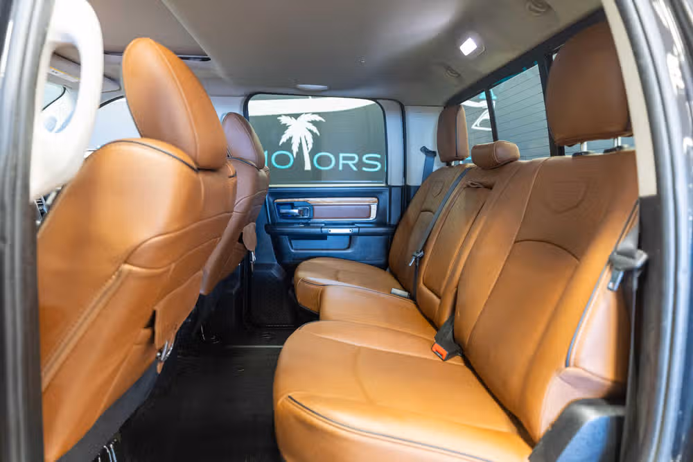 2016 Ram 3500 Laramie Longhorn Crew Cab Image 14