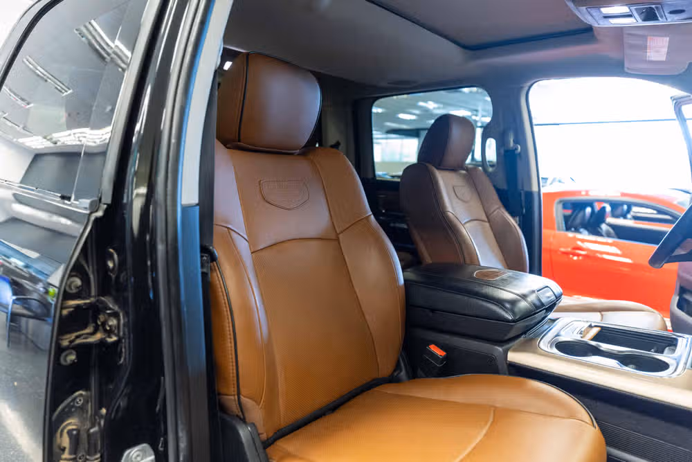 2016 Ram 3500 Laramie Longhorn Crew Cab Image 17