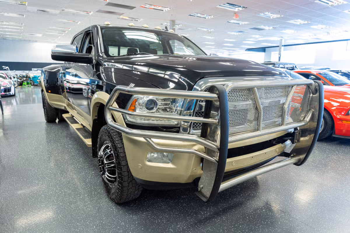 2016 Ram 3500 Laramie Longhorn Crew Cab Image 3