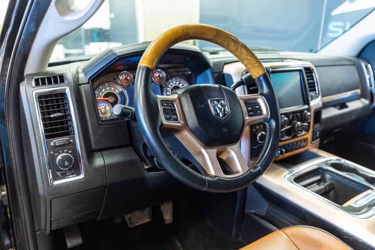 2016 Ram 3500 Laramie Longhorn Crew Cab Image 12