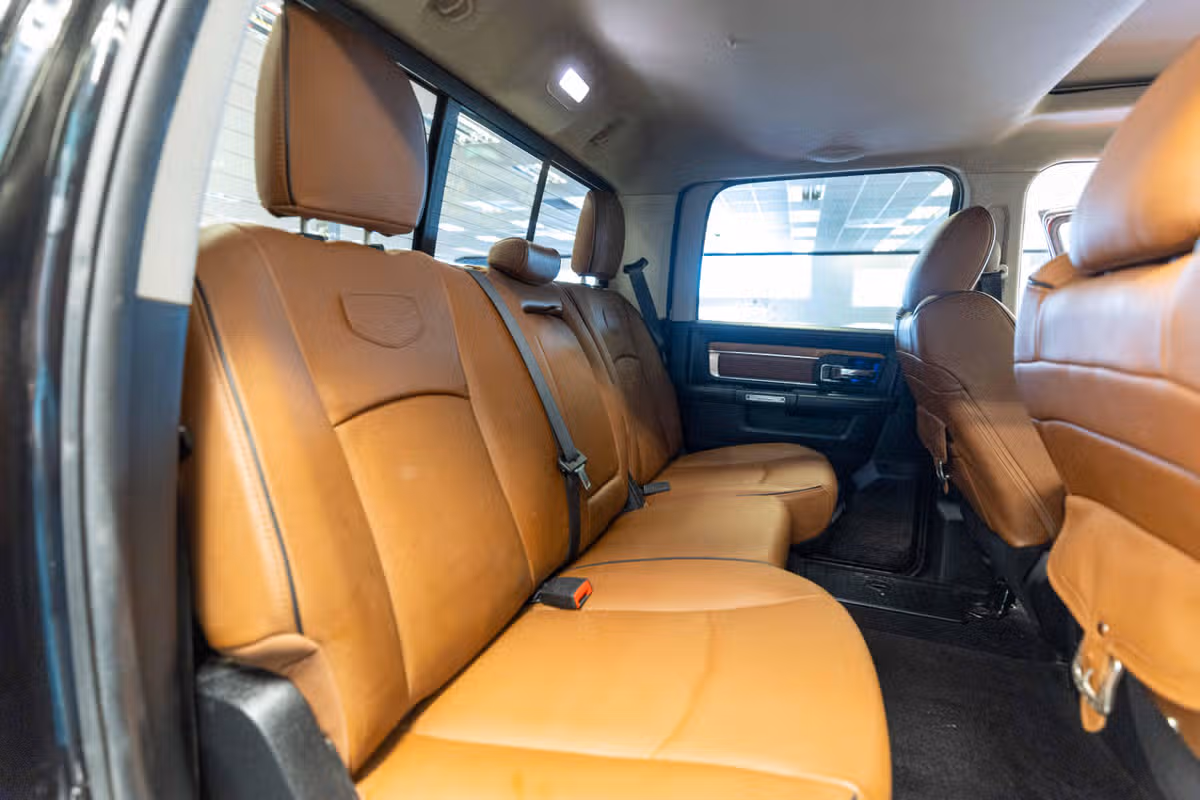 2016 Ram 3500 Laramie Longhorn Crew Cab Image 15