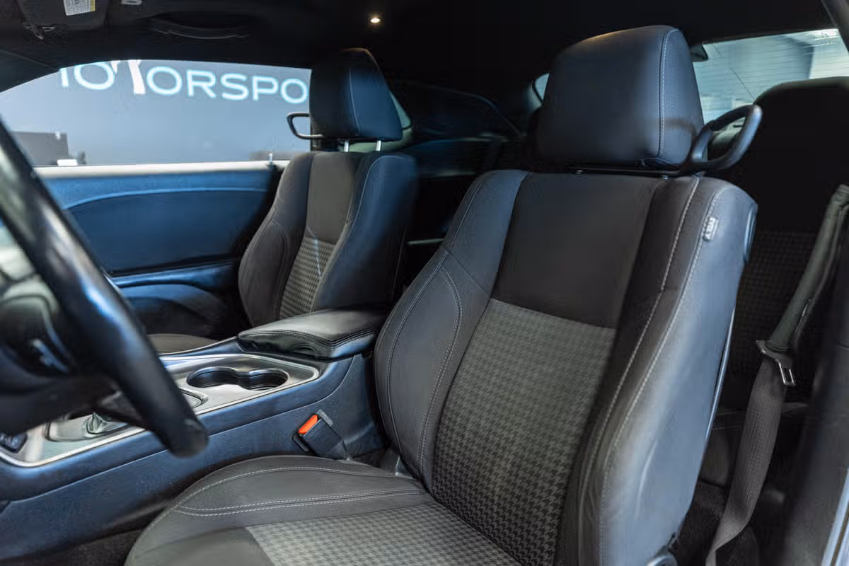 2019 Dodge Challenger SXT Image 12
