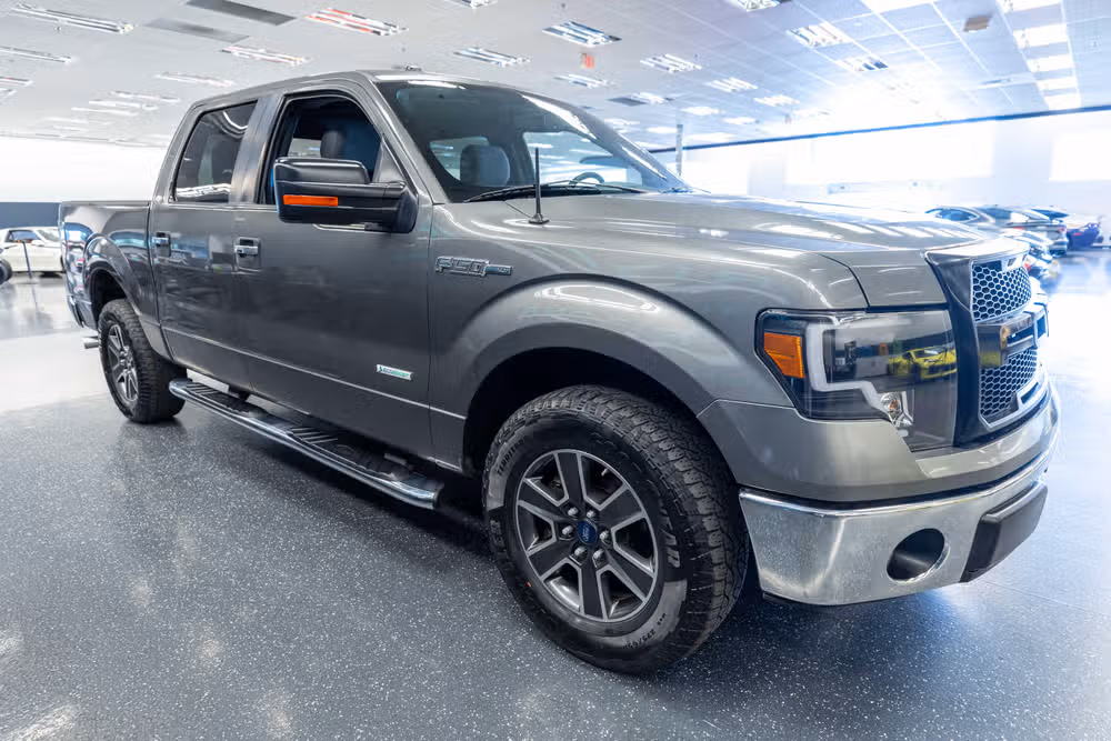 2013 Ford F-150 XLT SuperCrew Image 4