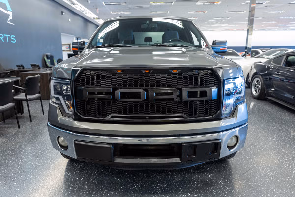 2013 Ford F-150 XLT SuperCrew Image 2