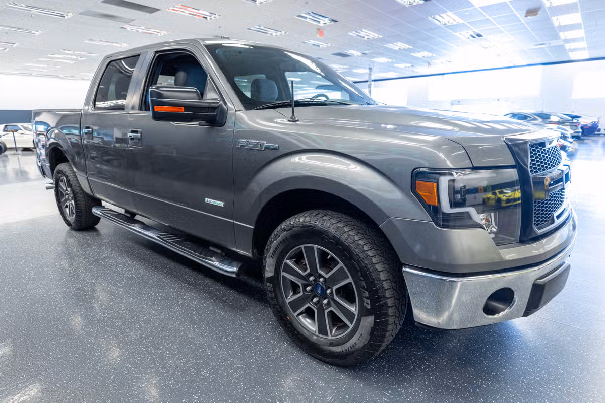 2013 Ford F-150 XLT SuperCrew Image 4