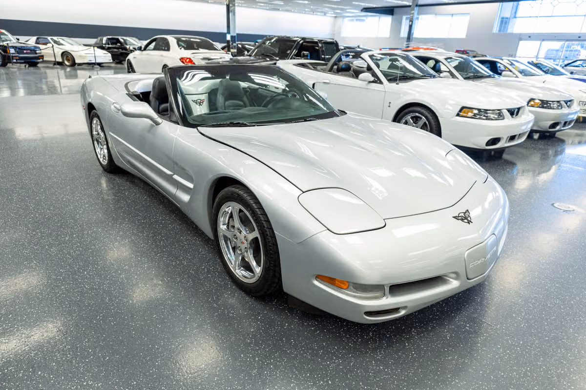 2002 Chevrolet Corvette Base Image 3