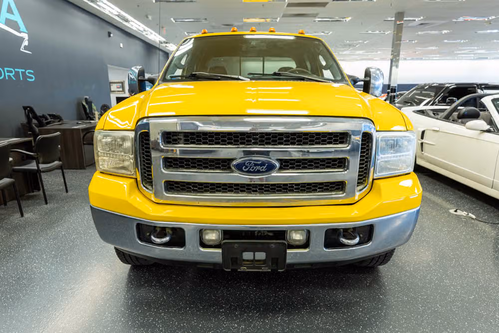 2006 Ford F-350 Super Duty Lariat Crew Cab Image 2