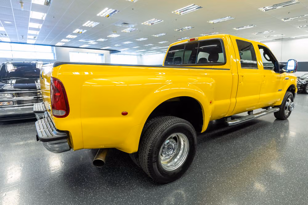 2006 Ford F-350 Super Duty Lariat Crew Cab Image 5