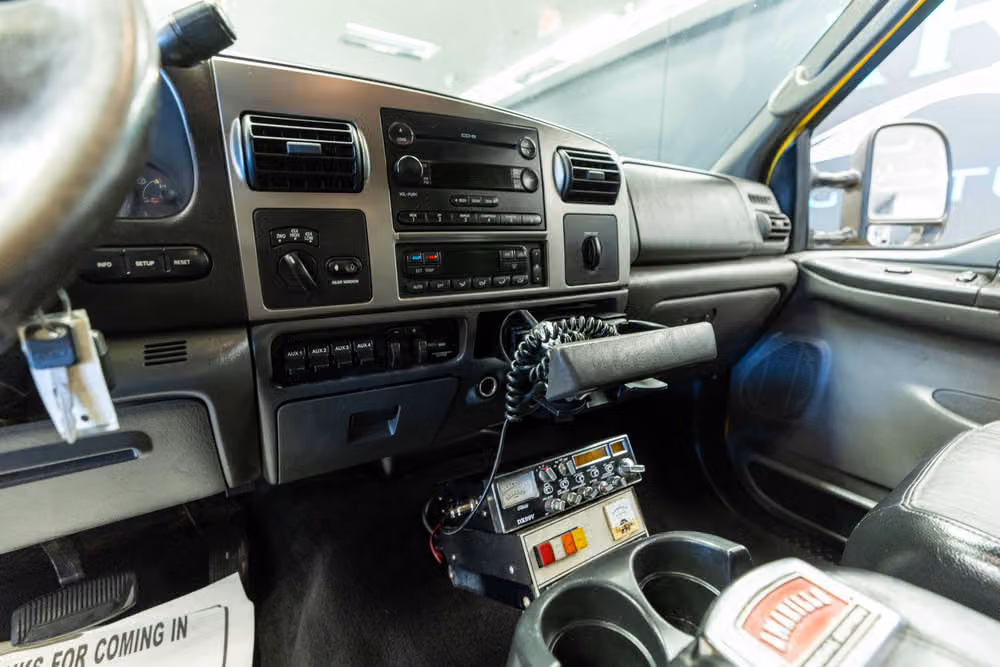2006 Ford F-350 Super Duty Lariat Crew Cab Image 12