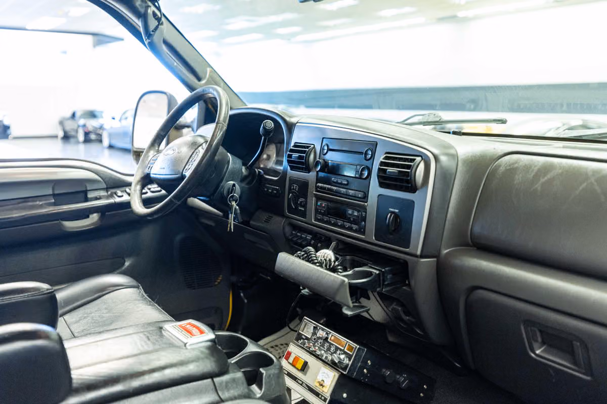 2006 Ford F-350 Super Duty Lariat Crew Cab Image 16