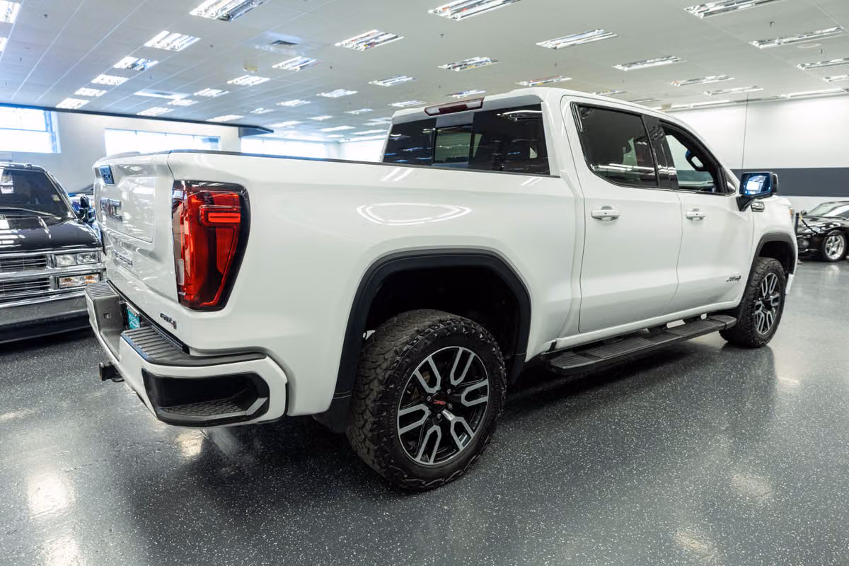 2019 GMC Sierra 1500 AT4 Crew Cab Image 5