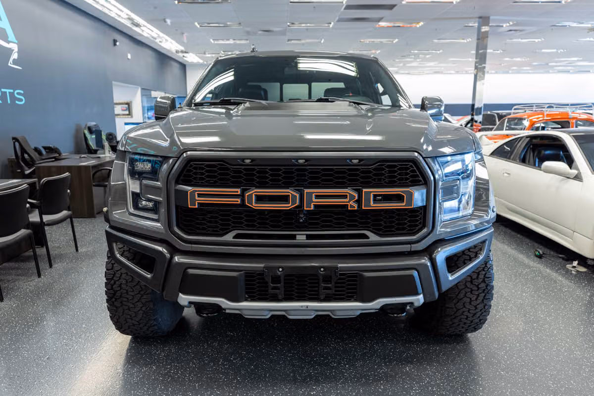 2020 Ford F-150 Raptor SuperCrew Image 2