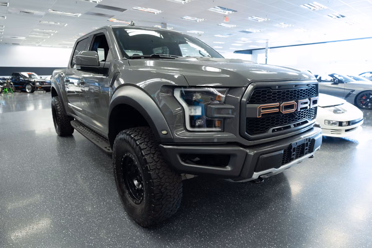 2020 Ford F-150 Raptor SuperCrew Image 3