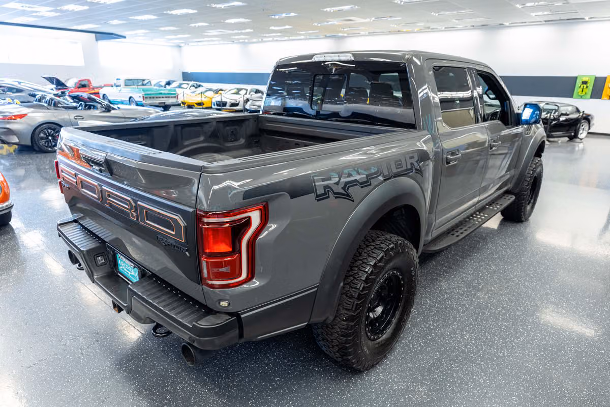 2020 Ford F-150 Raptor SuperCrew Image 6