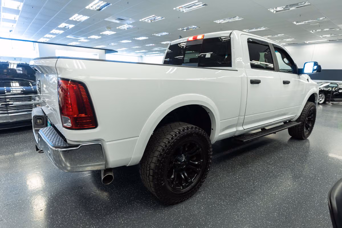 2018 Ram 1500 SLT PICKUP 4D 6 1/3 FT Crew Cab Image 5