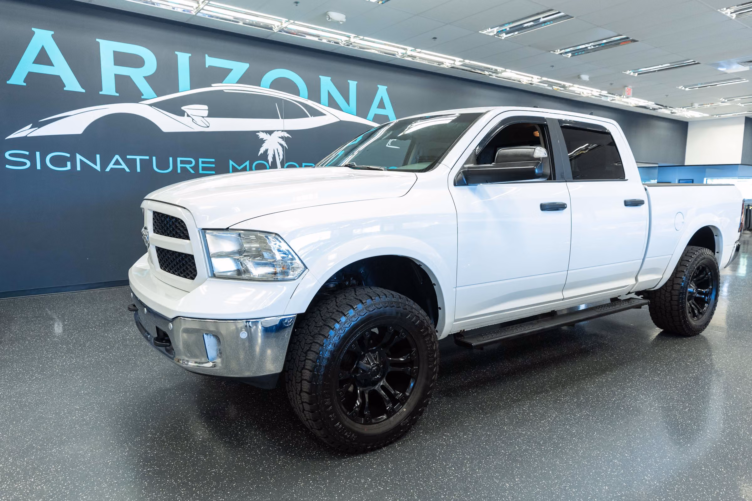 2018 Ram 1500 SLT PICKUP 4D 6 1/3 FT Crew Cab Image 1