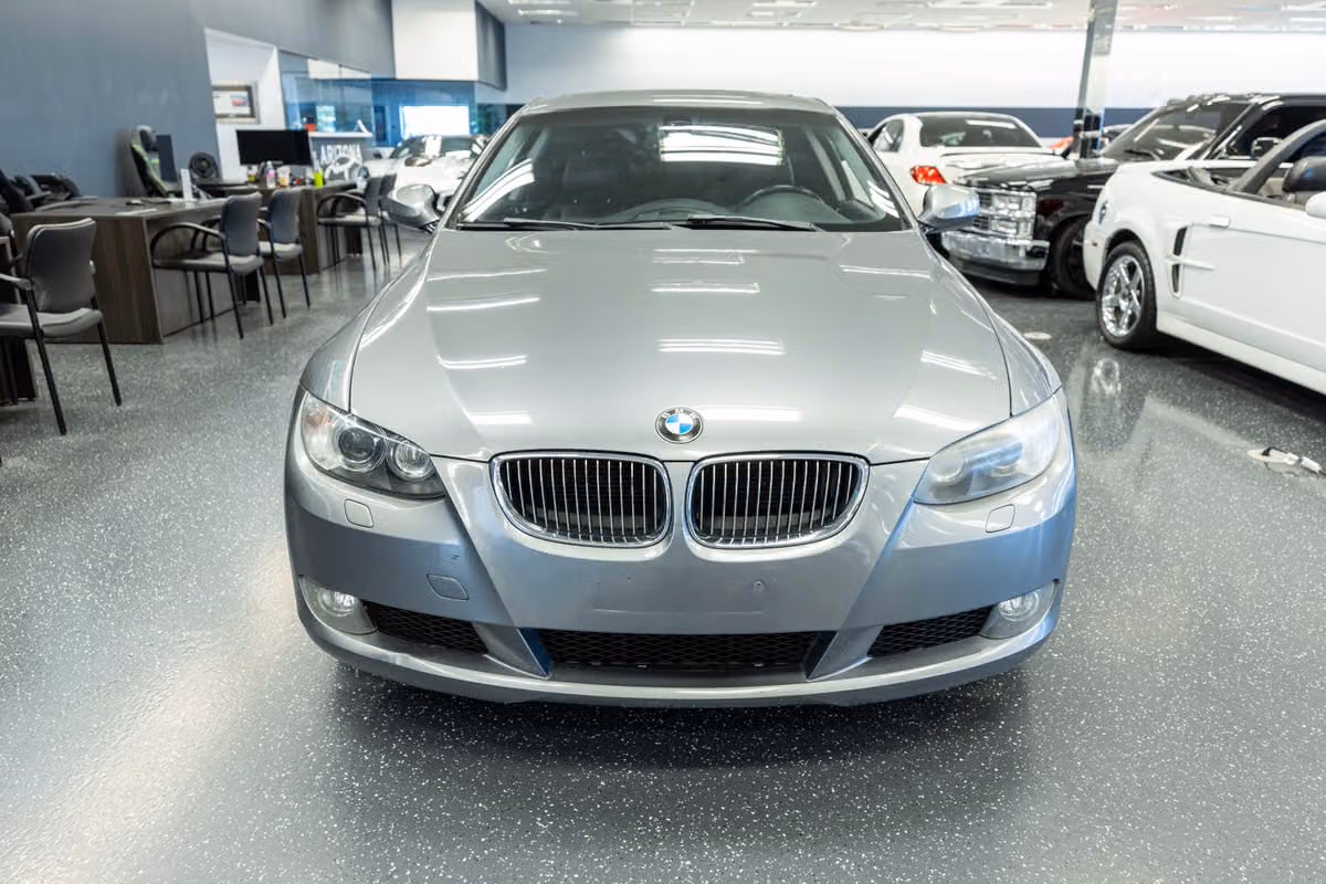 2010 BMW 3 Series 328i Image 2
