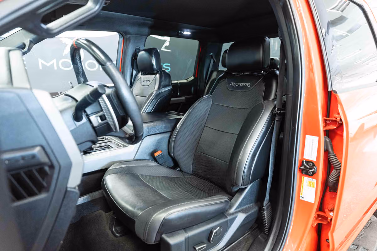 2019 Ford F-150 Raptor SuperCrew Image 10
