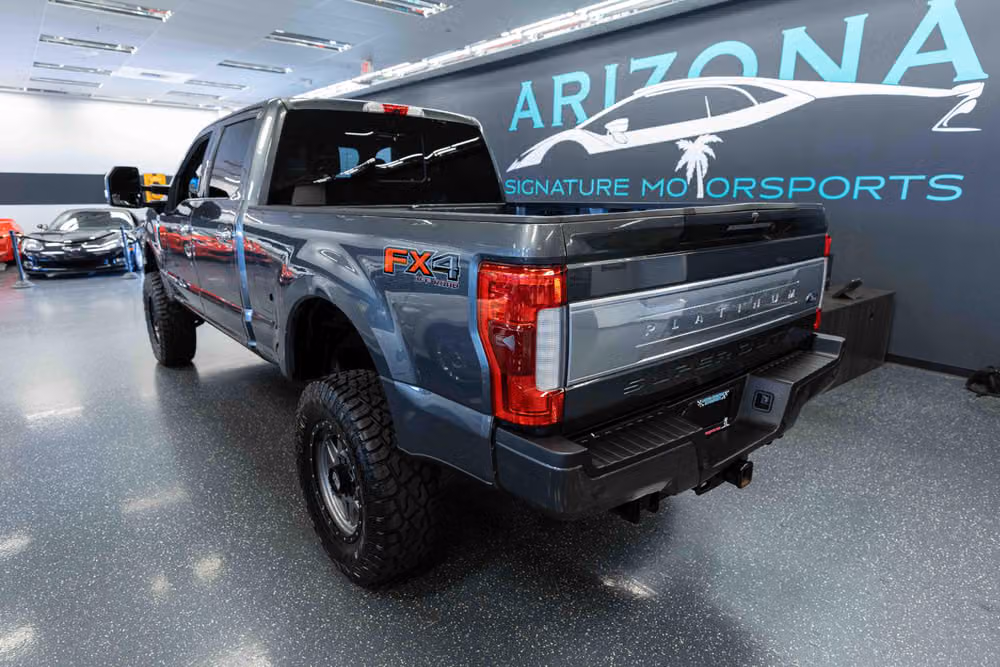 2017 Ford F-350 Super Duty Platinum Crew Cab Image 8