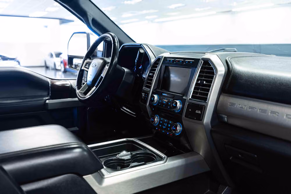 2017 Ford F-350 Super Duty Platinum Crew Cab Image 14