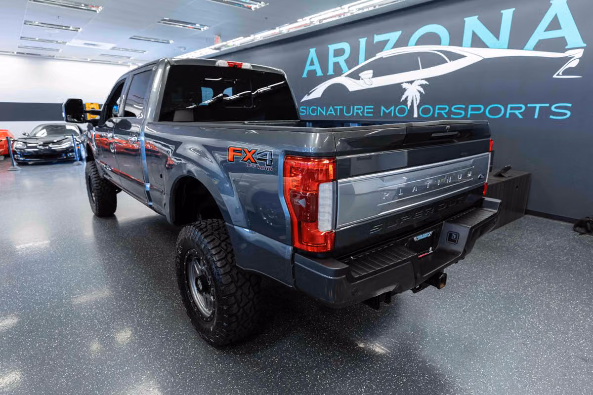 2017 Ford F-350 Super Duty Platinum Crew Cab Image 8