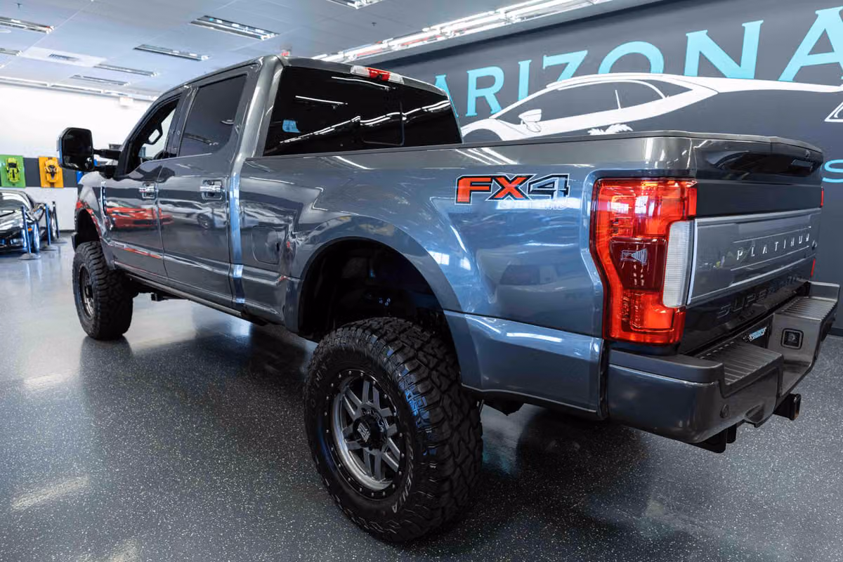 2017 Ford F-350 Super Duty Platinum Crew Cab Image 9