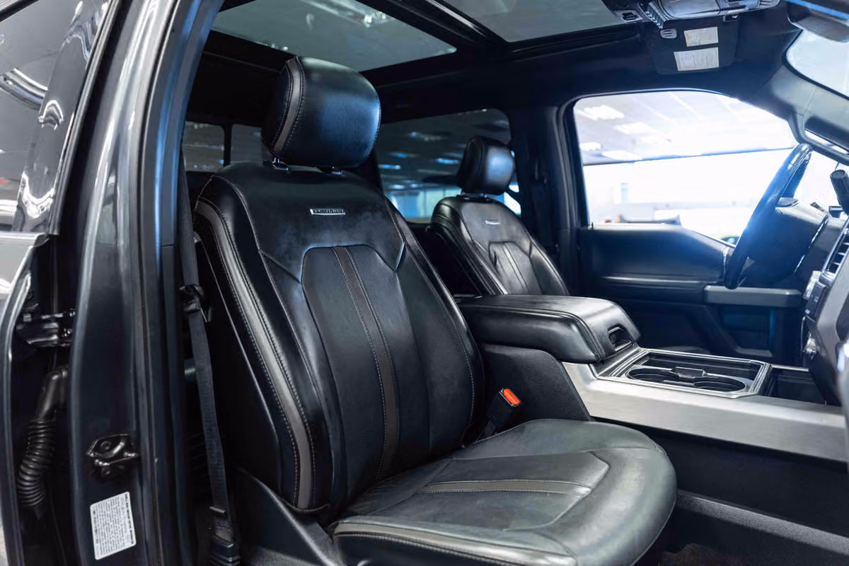2017 Ford F-350 Super Duty Platinum Crew Cab Image 15