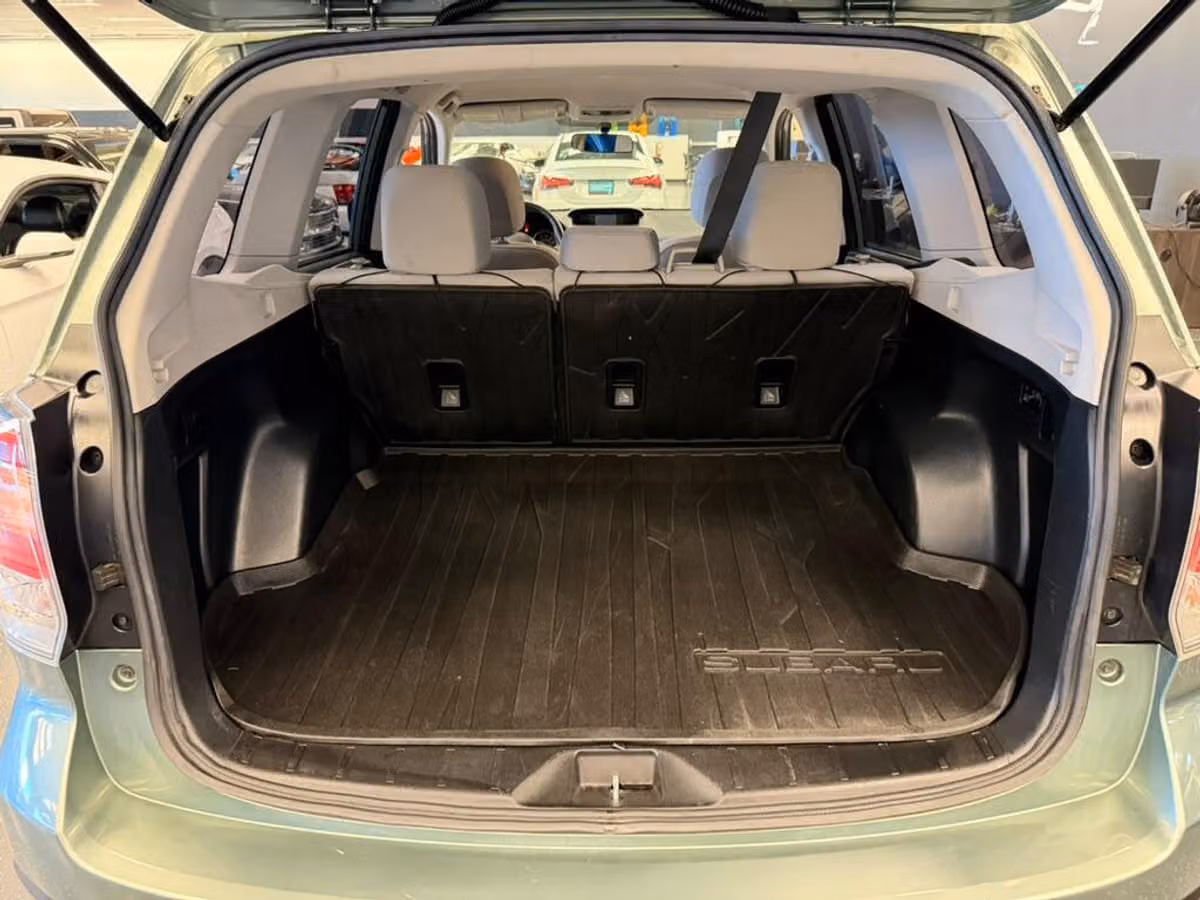 2017 Subaru Forester 2.5i Crossover Image 9
