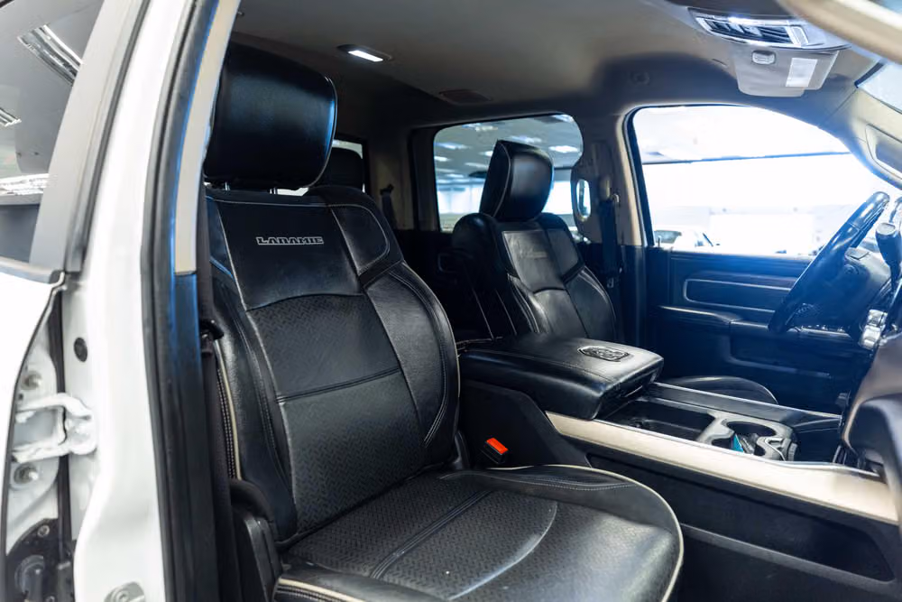 2021 Ram 3500 Laramie Crew Cab Image 18