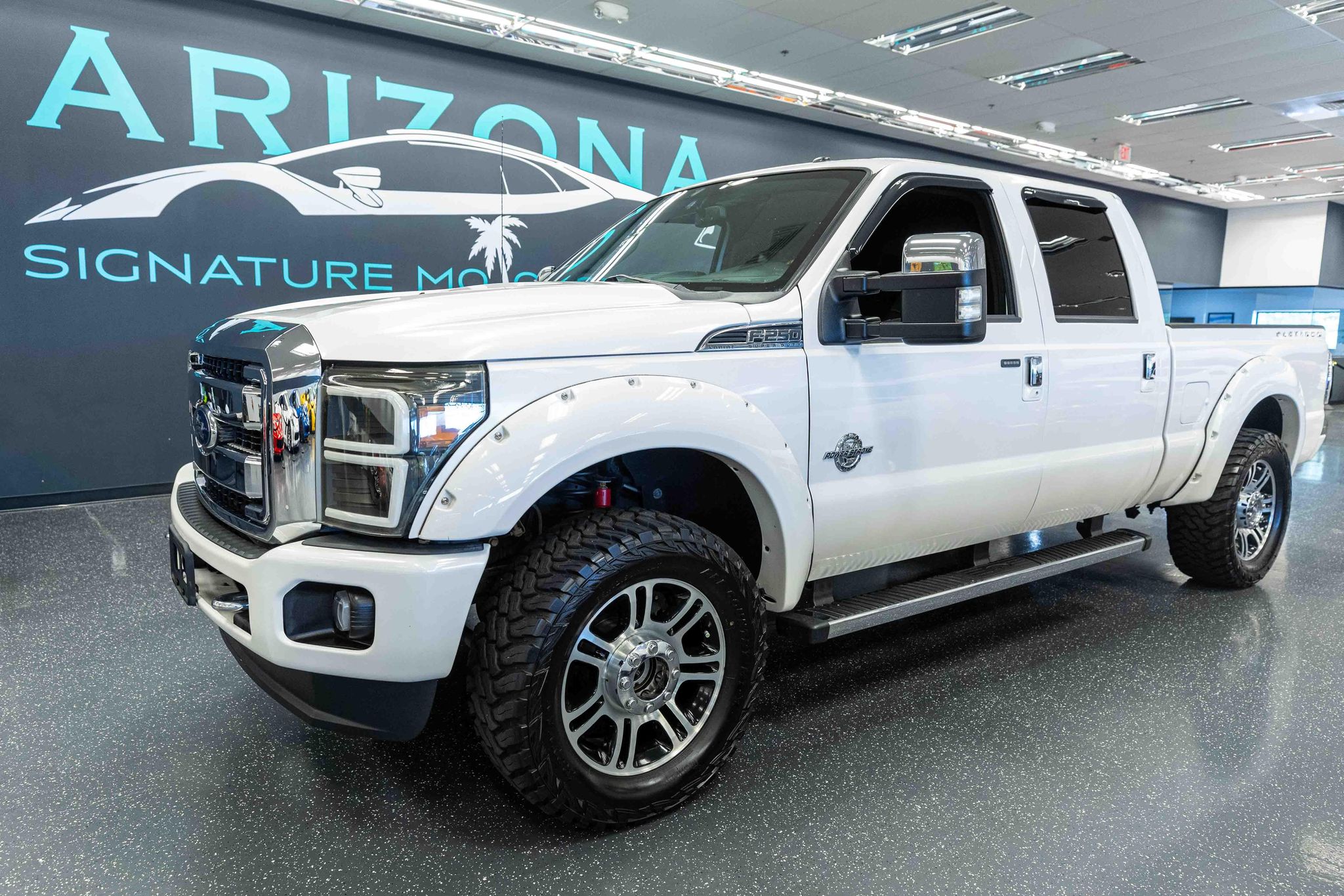 White Platinum Metallic Tri-Coat 2016 Ford F-250 Super Duty Pickup Truck Four-Wheel Drive Automatic