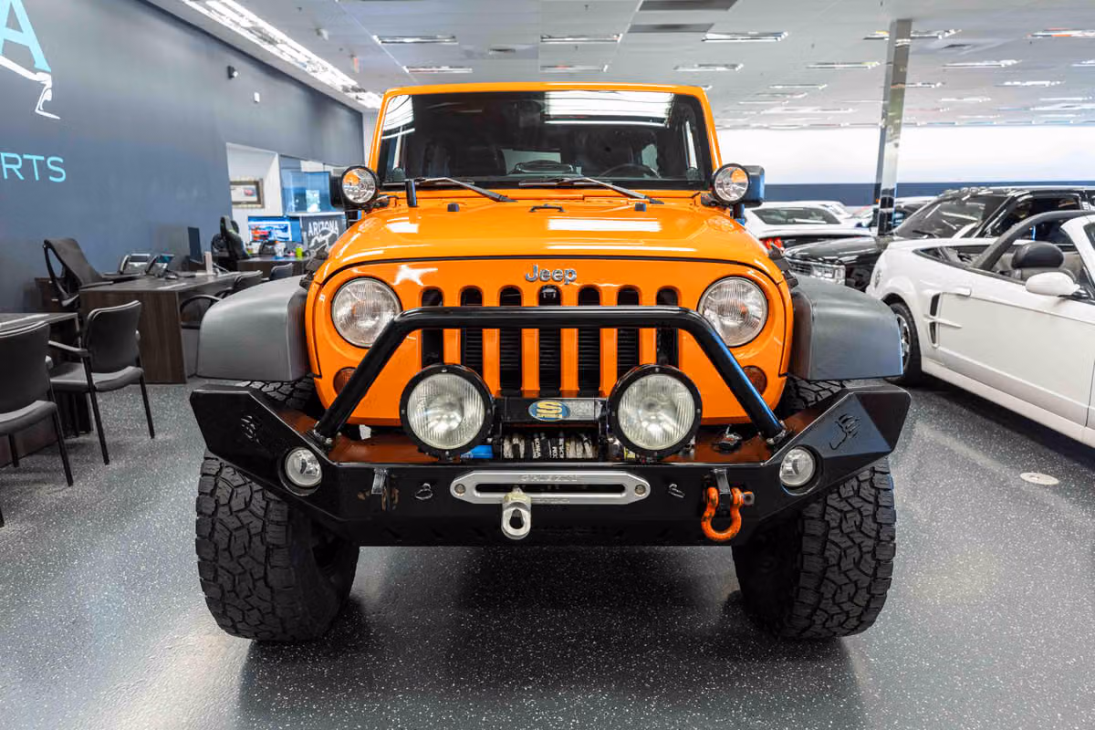 2012 Jeep Wrangler Unlimited Rubicon Image 2