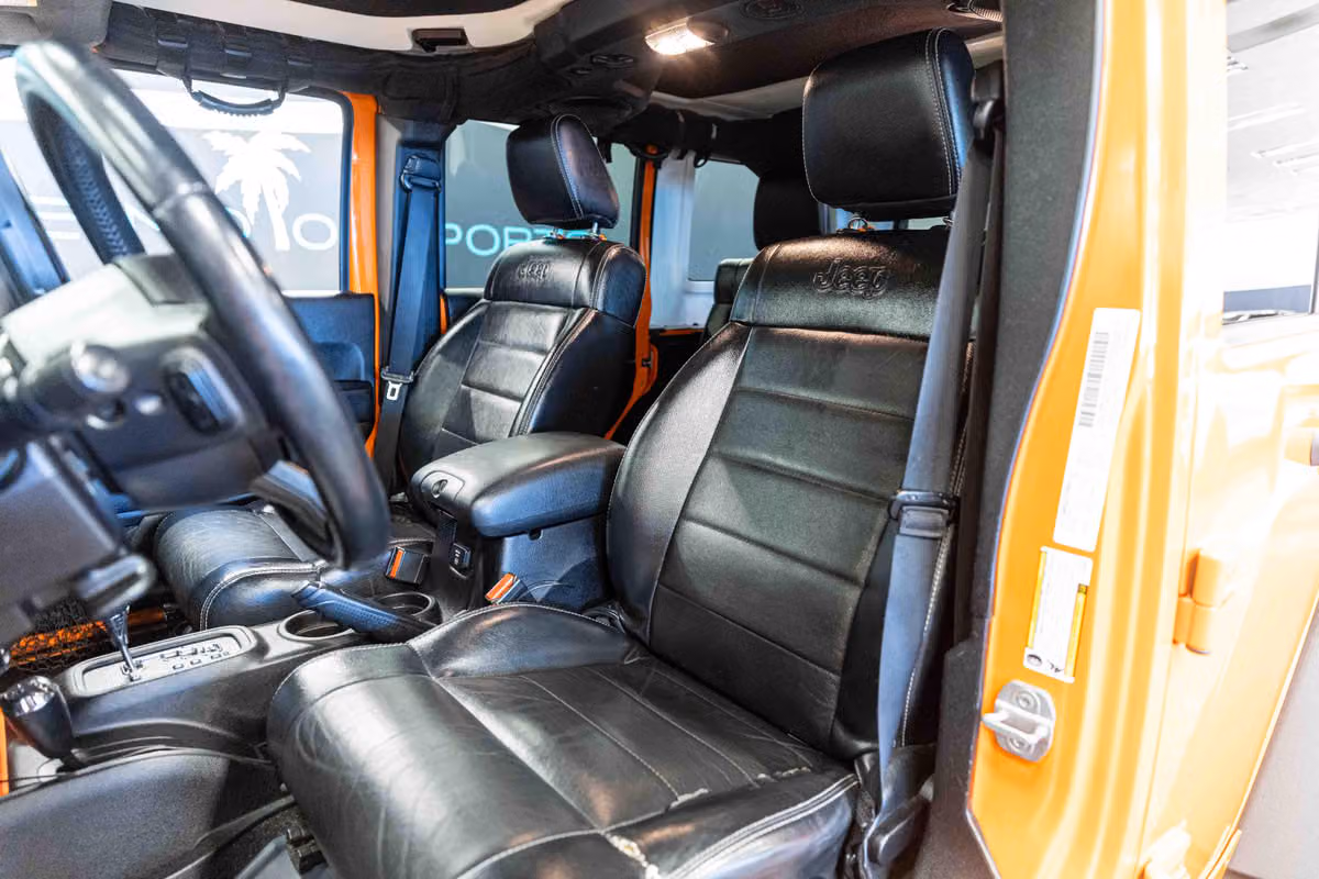 2012 Jeep Wrangler Unlimited Rubicon Image 9