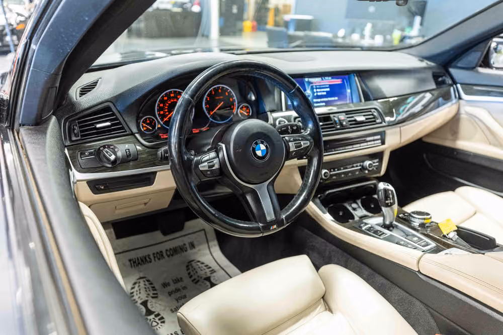 2014 BMW 5 Series 535i xDrive Image 10