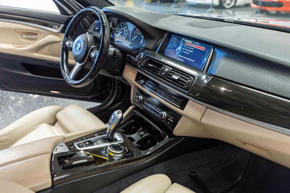 2014 BMW 5 Series 535i xDrive Image 14