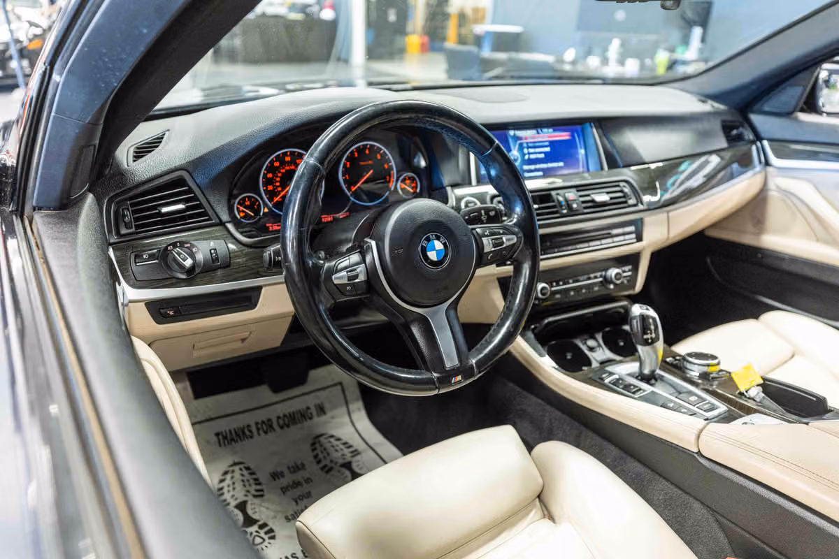 2014 BMW 5 Series 535i xDrive Image 10