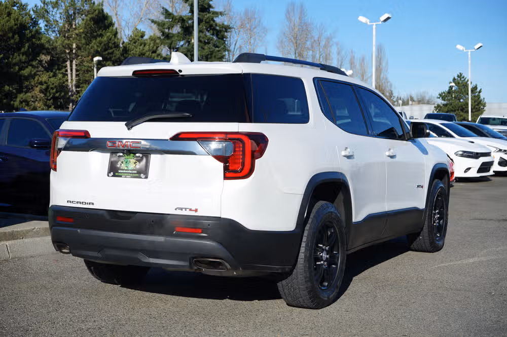2023 GMC Acadia AT4 Image 5