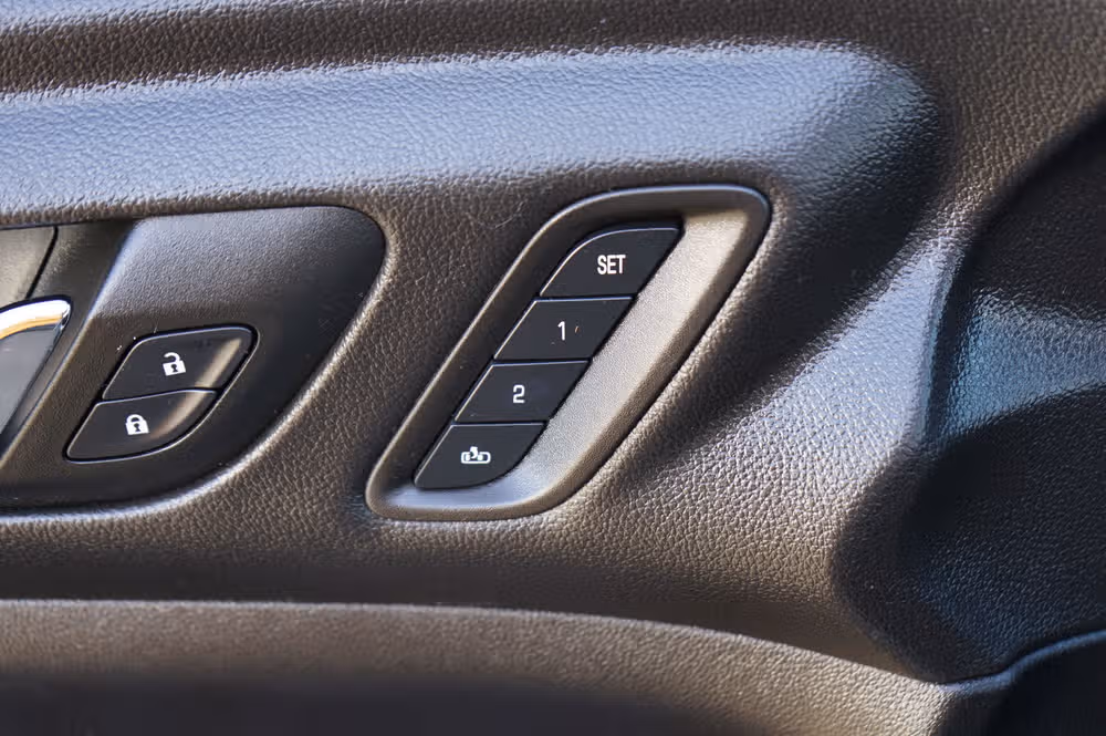2023 GMC Acadia AT4 Image 16