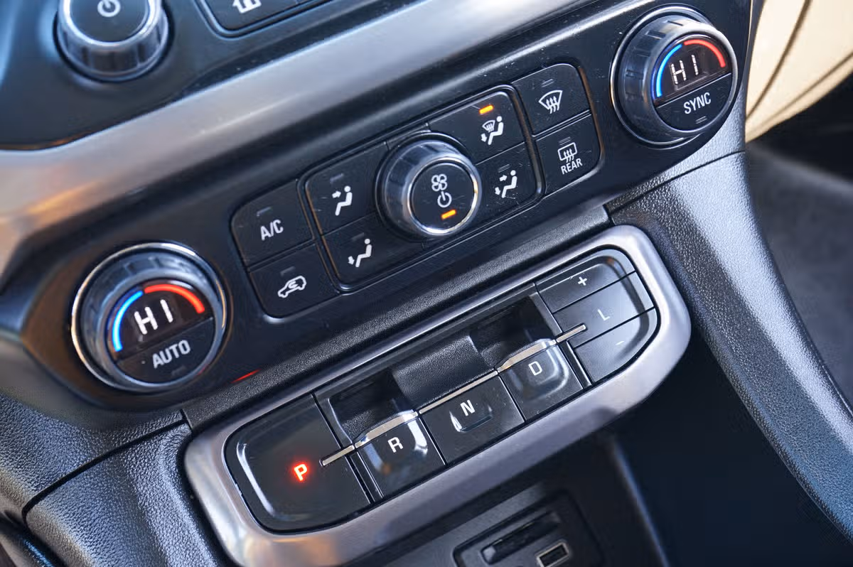 2023 GMC Acadia AT4 Image 23