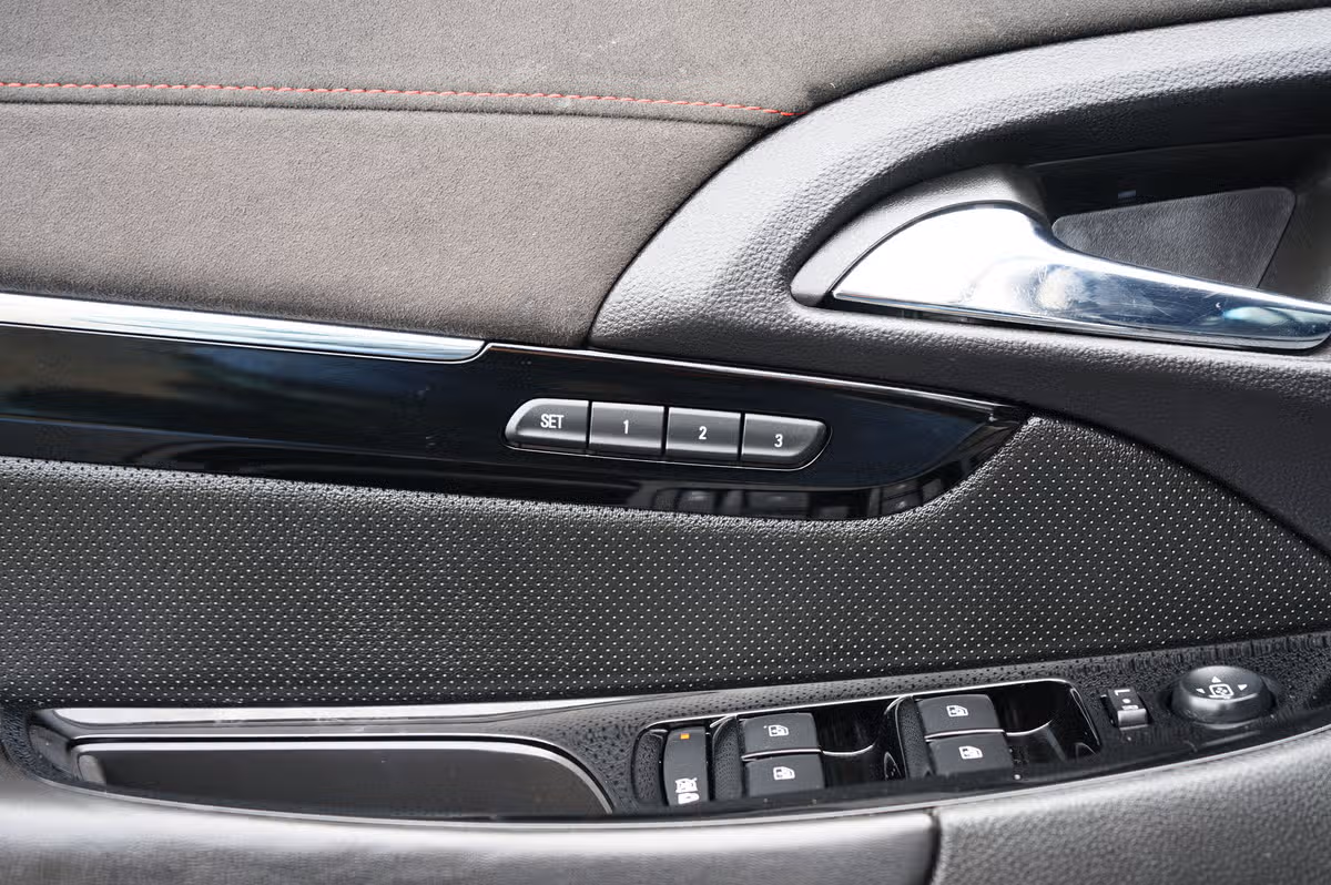 2014 Chevrolet SS Base Image 11